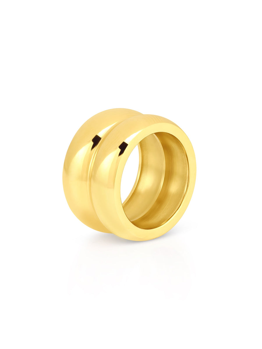 Nickel-free gold ring for sensitive skin – luxury women’s jewelry UAE